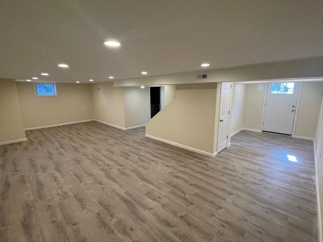 Building Photo - Newly Renovated 3 Bedroom in Silver Spring