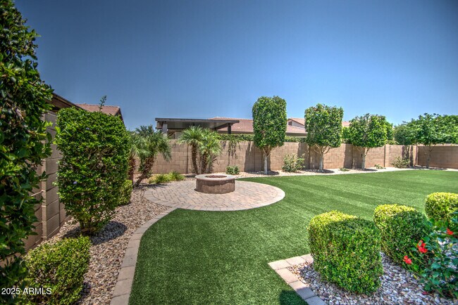 Building Photo - 7128 E Posada Ave