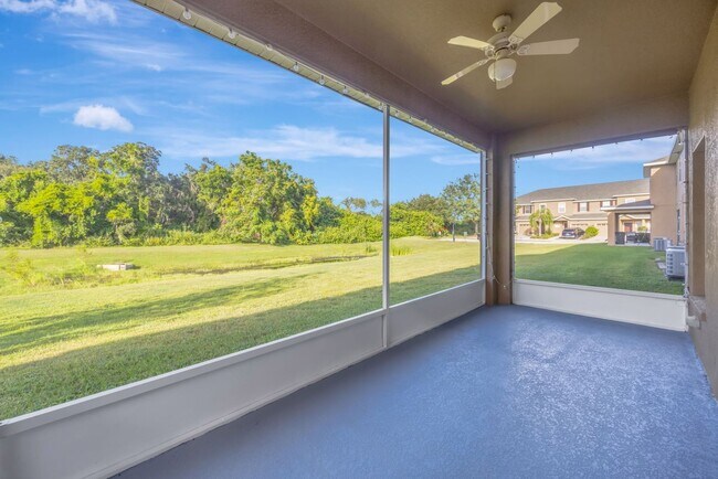 Building Photo - 10414 Tulip Field Way