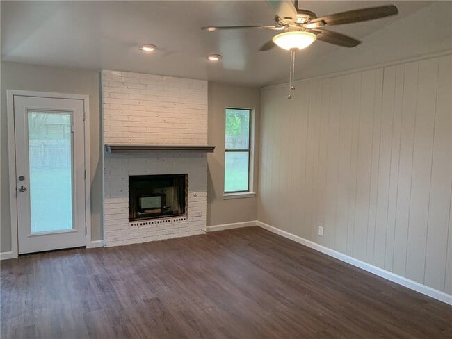 Building Photo - 1710 Goodson Ln
