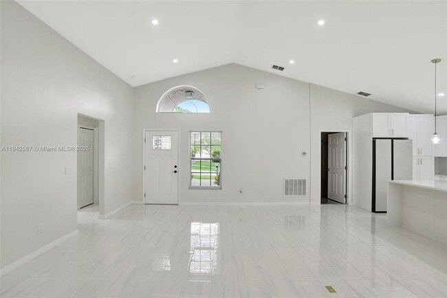 Building Photo - 502 Oxford Dr