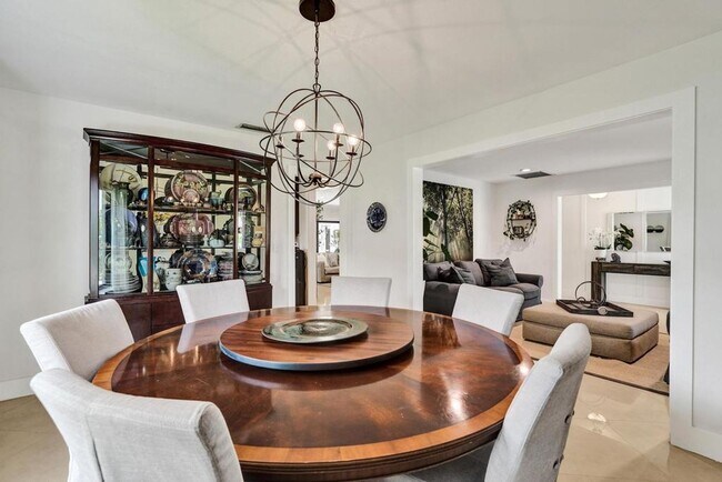 Building Photo - Boca Raton Beautifully Updated 4 Bedroom Pool Home