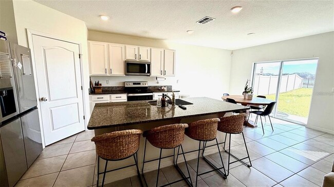 Building Photo - 900 Brooklet Dr