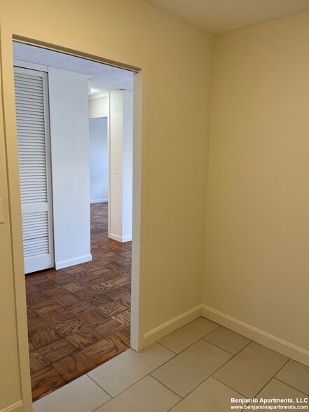 Building Photo - 71 Monmouth St