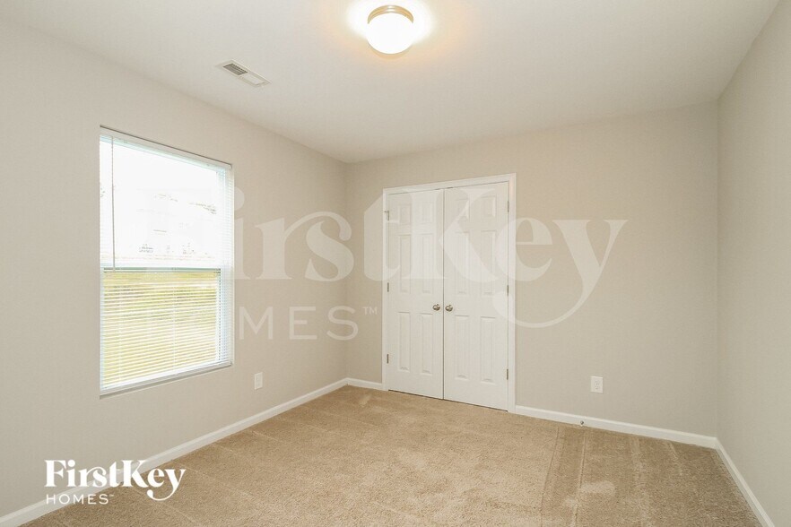 Building Photo - 1977 Paragon Dr