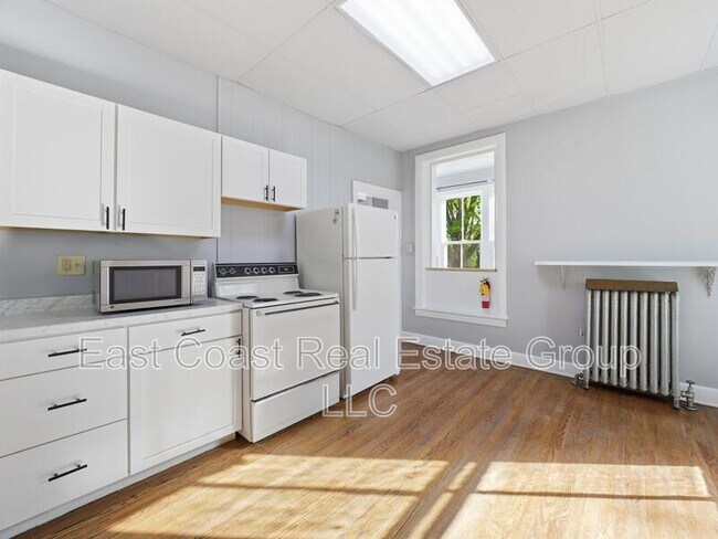 Building Photo - 323 N Potomac St