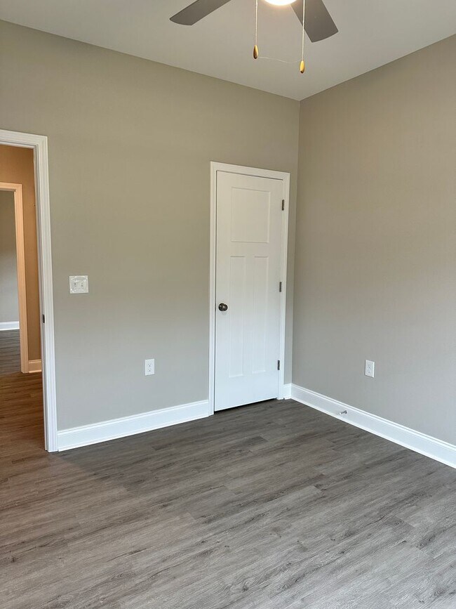 Building Photo - 2766 Cedrus Ave