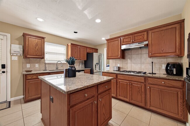 Building Photo - 6518 Palo Duro Dr