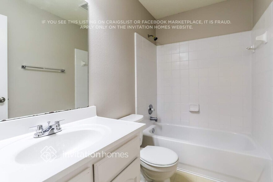Building Photo - 4103 English Ivy Dr