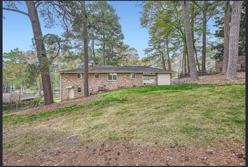 Building Photo - 4089 Menlo Dr