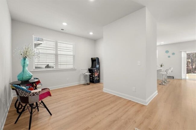 Building Photo - 29 Dew Drop Pointe