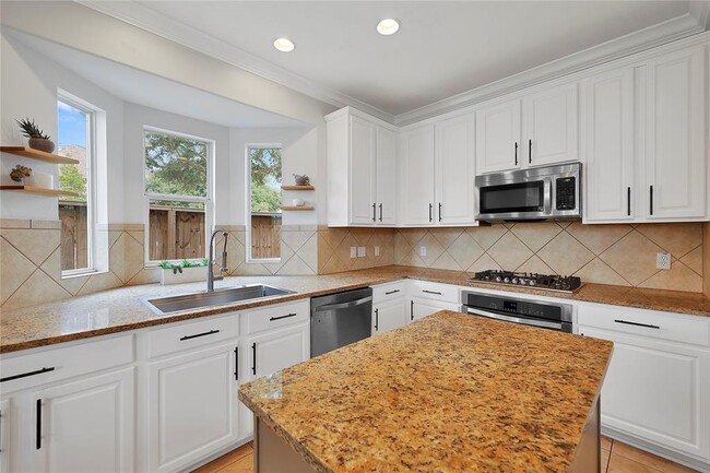 Building Photo - 15714 Stroudwater Ln