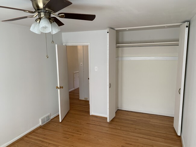 Main bedroom with closet view - 5481 Quentin St