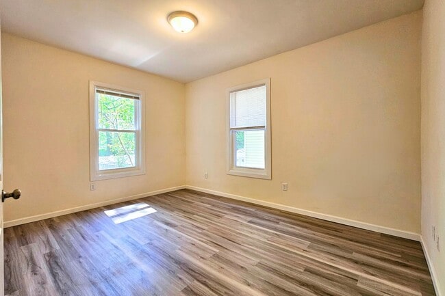 Building Photo - 45 Gautier Ave