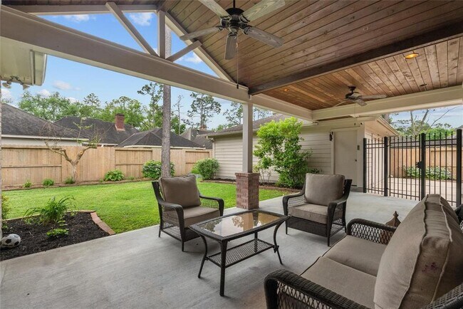 Building Photo - 15806 Virginia Fern Way