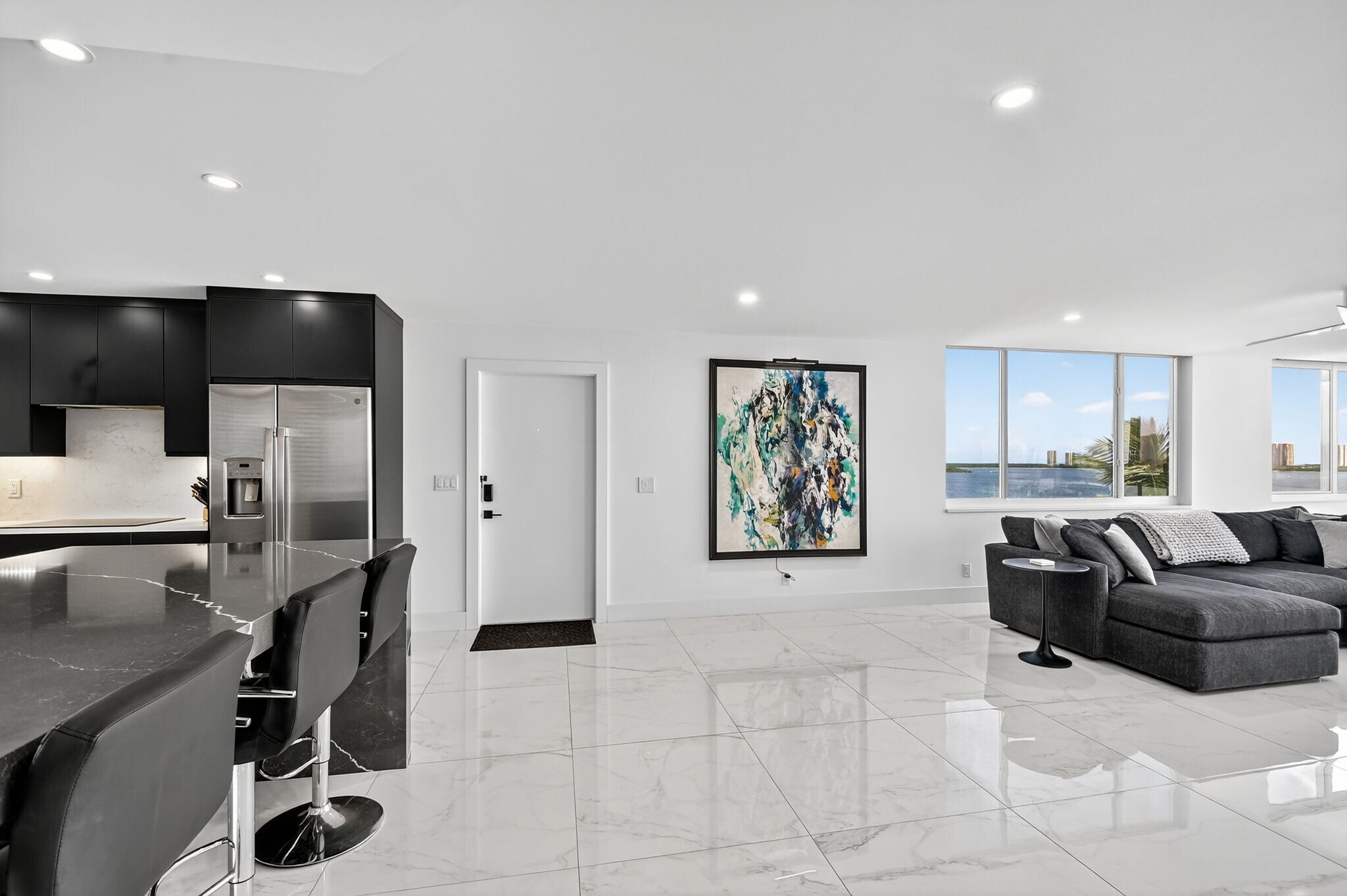 Building Photo - 301 Lake Shore Dr