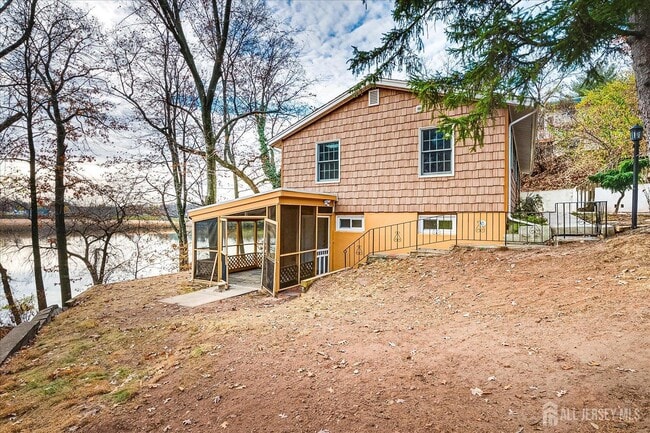 Building Photo - 23 Cardownie St