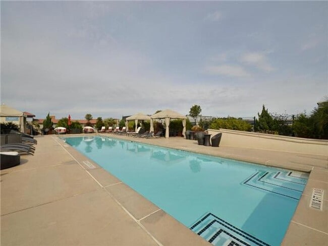 Building Photo - 1 Bedroom 1 Bath: Austin Condo