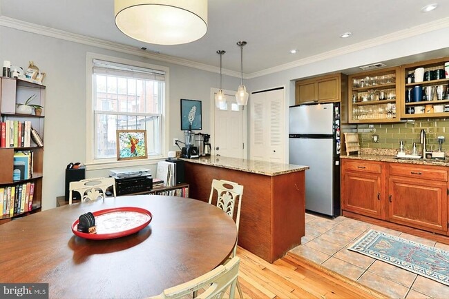 Building Photo - 1724 E St NE