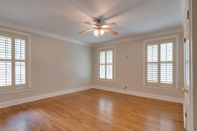 Building Photo - 186 S Belvedere Blvd