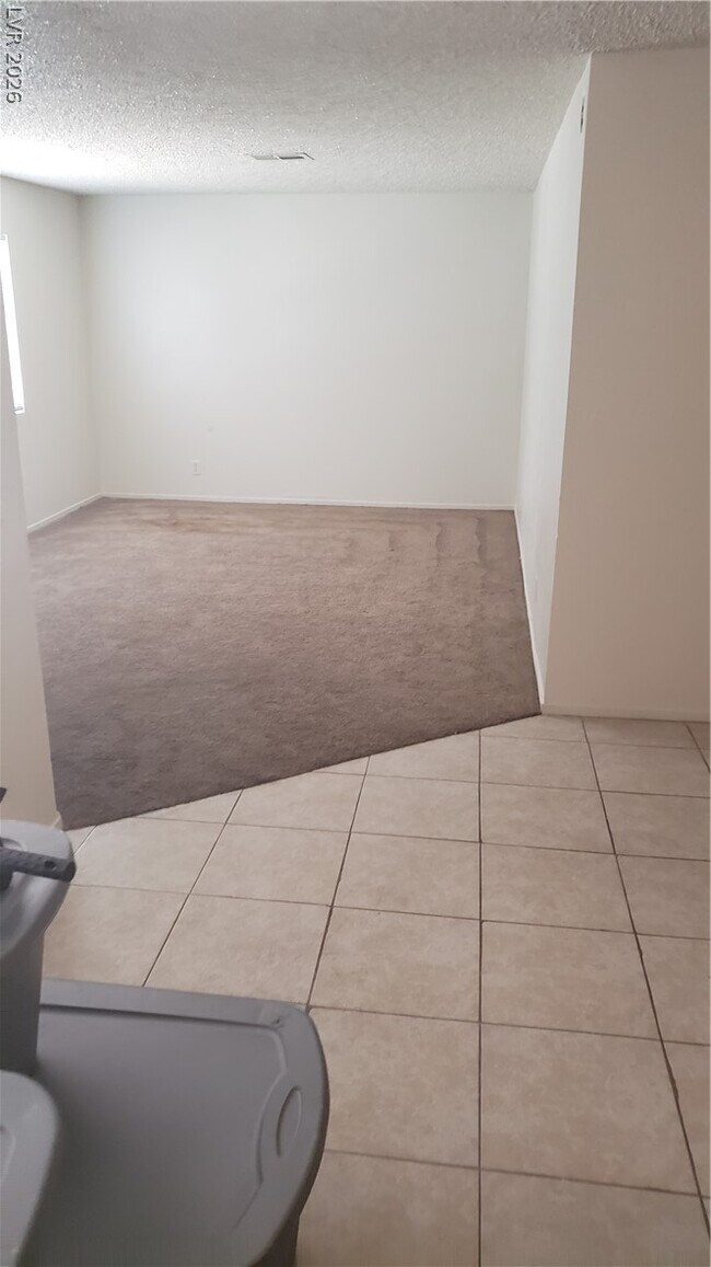 Building Photo - 873 Mantis Way