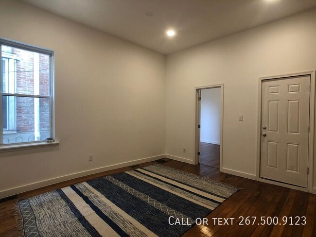 Building Photo - Newly removated, very spacious 2BR unit wi...