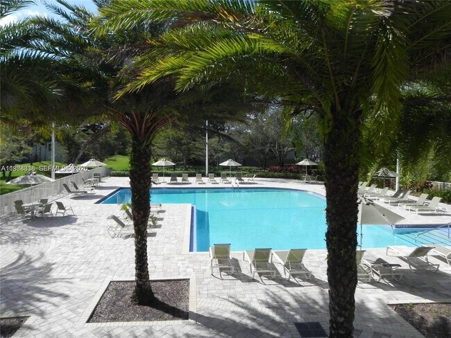 Building Photo - 10909 SW 113th Pl