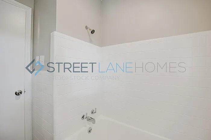 Building Photo - 137 Prince Ave