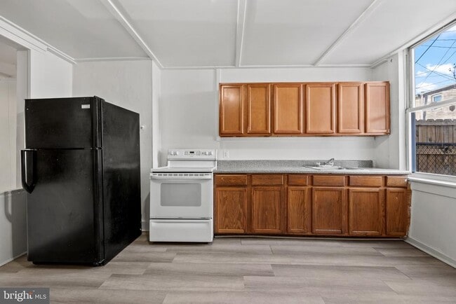 Building Photo - 220 N Luzerne Ave