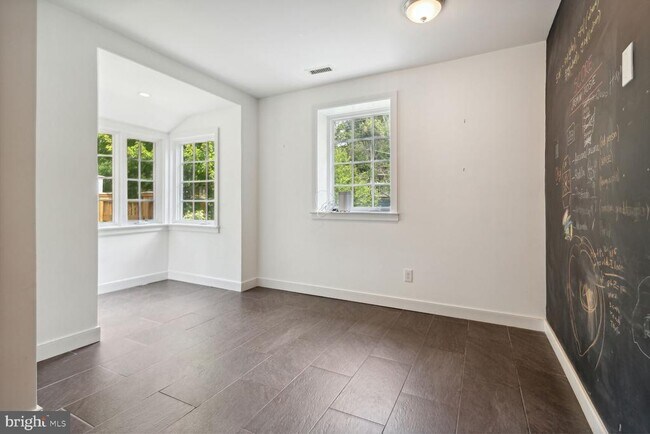 Building Photo - 3712 Fordham Rd NW