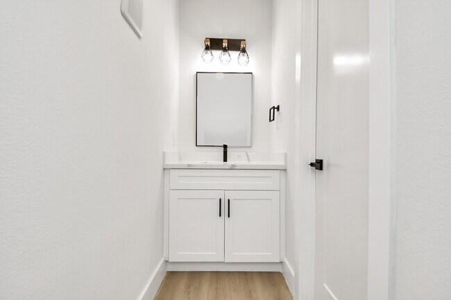 Building Photo - 1316 W Willis St