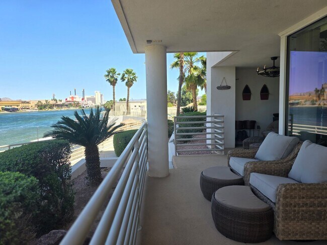 Building Photo - VACATION RENTAL - Condo on the River