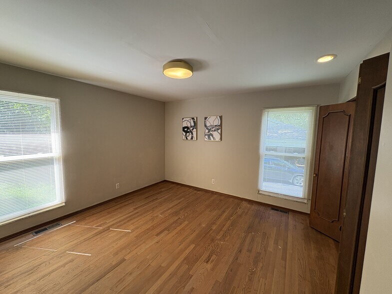 Building Photo - 103 Falmouth Dr