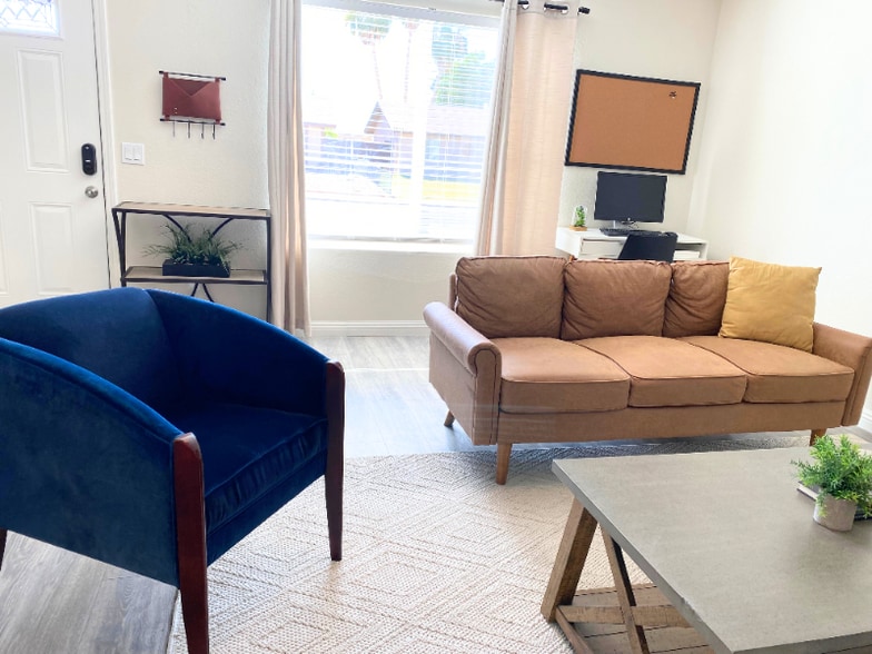 Building Photo - 1778 W 28th St