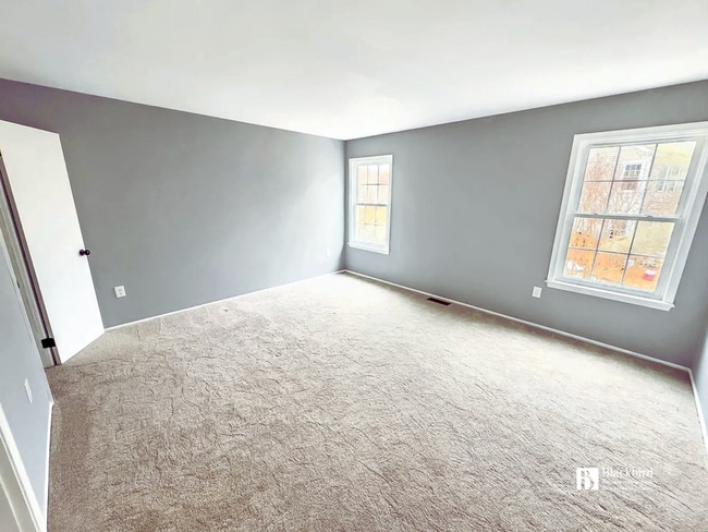 Building Photo - 3347 Iris Pl