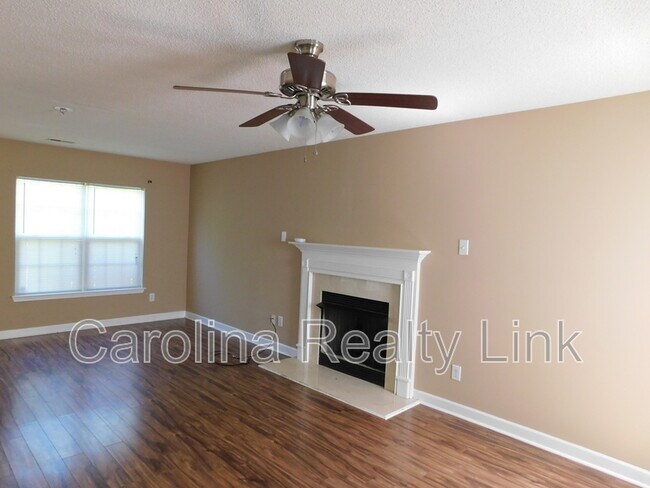 Building Photo - 7905 Shiny Meadow Ln