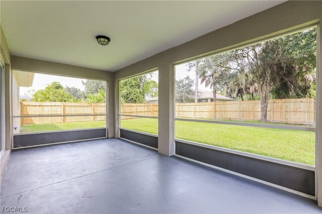 Building Photo - 2702 Nellie Ln