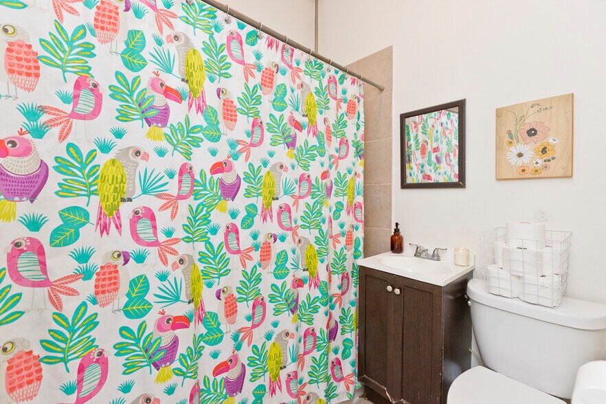 Building Photo - 3844 N Bernard St