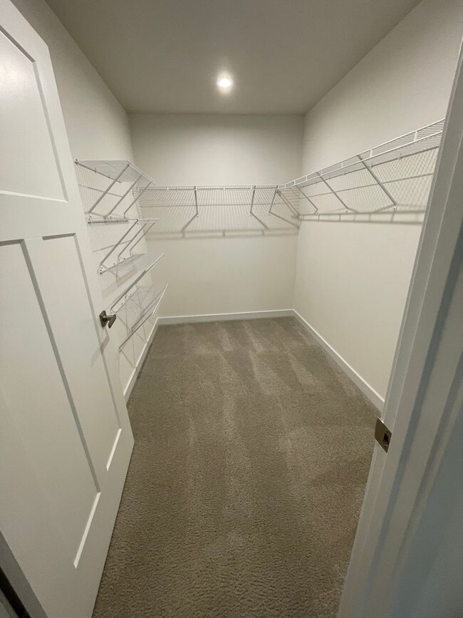 Building Photo - Brand  New!!!! 3 bedroom Townhome 2.5 Bath near Furman University !!!