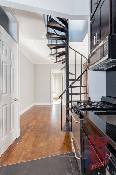 Building Photo - 219 E 28th St