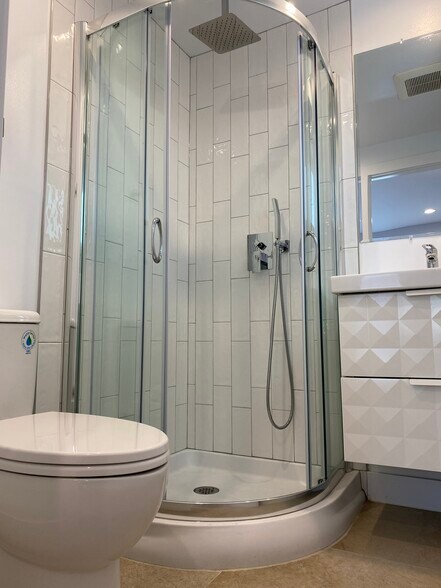 Building Photo - 52 Avalon Dr