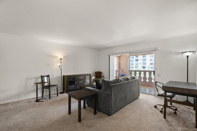 Building Photo - 7910 E Camelback Rd