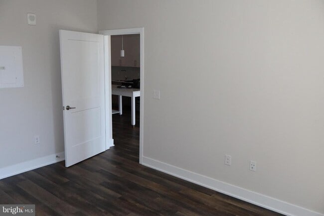 Building Photo - 145 Riverhaven Dr