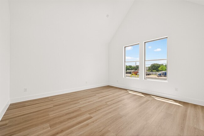 Building Photo - 7422 Maxroy St