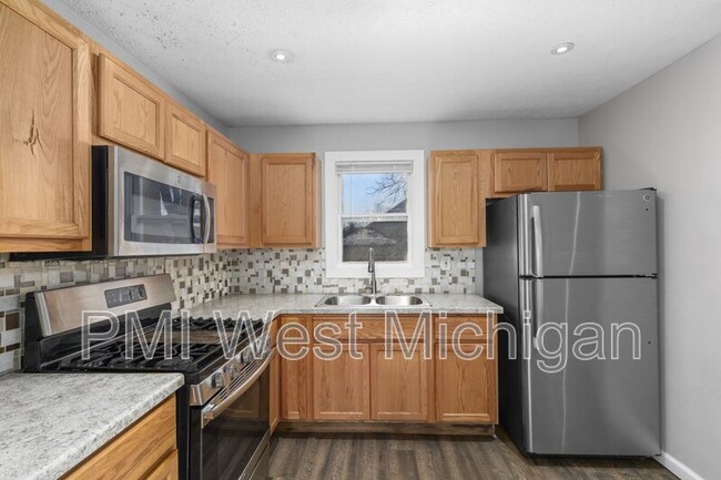 Building Photo - 1038 3rd St NW