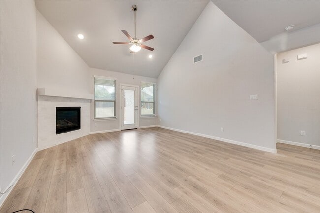 Building Photo - 1412 Monarch Trl