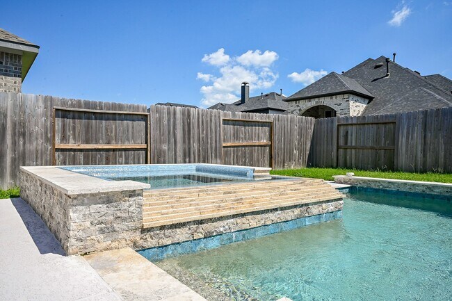 Building Photo - 9006 Meadow Bridge Dr