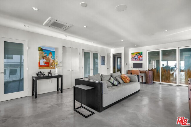 Building Photo - 1 Driftwood St