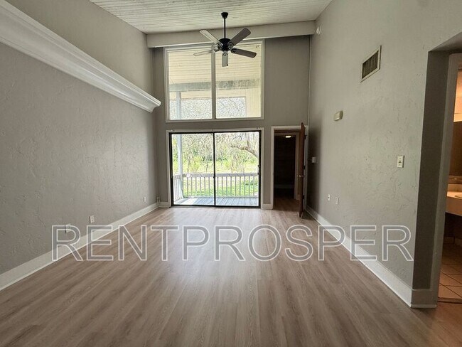 Building Photo - 5006 Sherwood Ln
