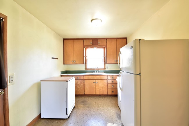Building Photo - 6527 Troup Ave